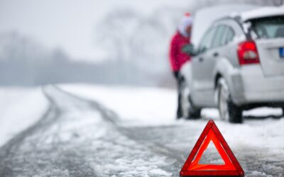 Creating a Winter Car Emergency Kit: 10 Items You Need to Include